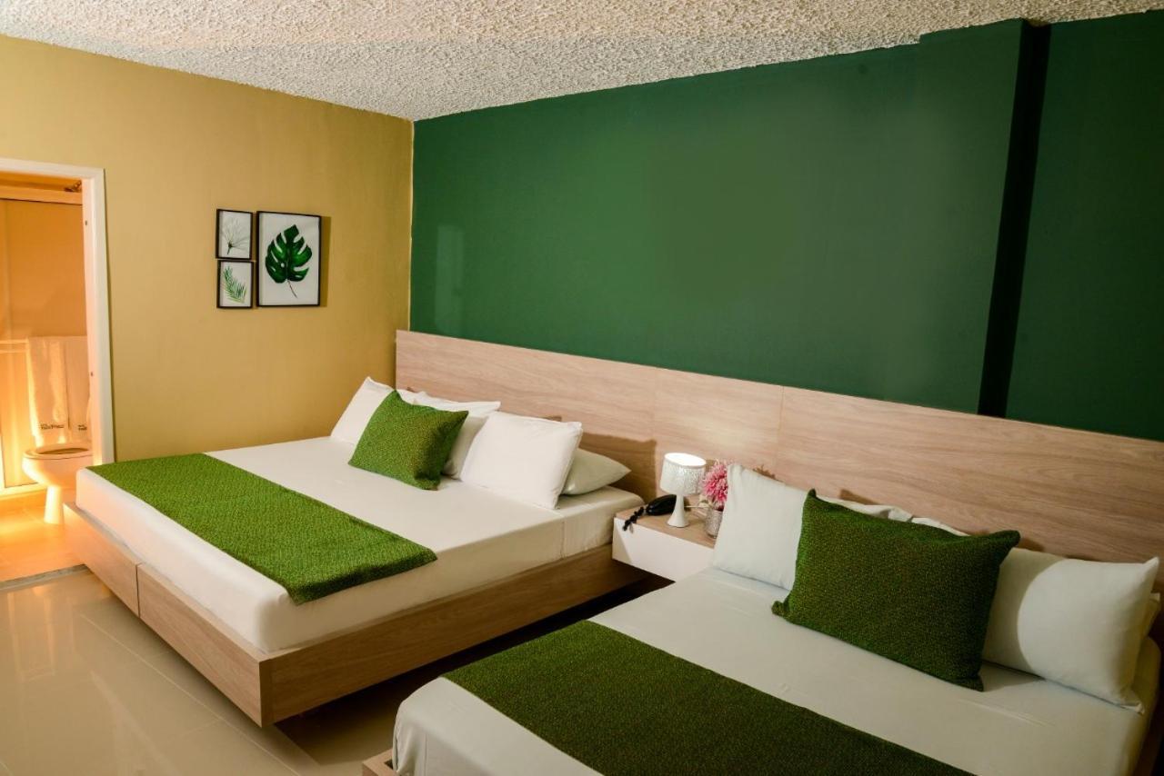 Hotel Prado 34 West บูการามังกา ภายนอก รูปภาพ