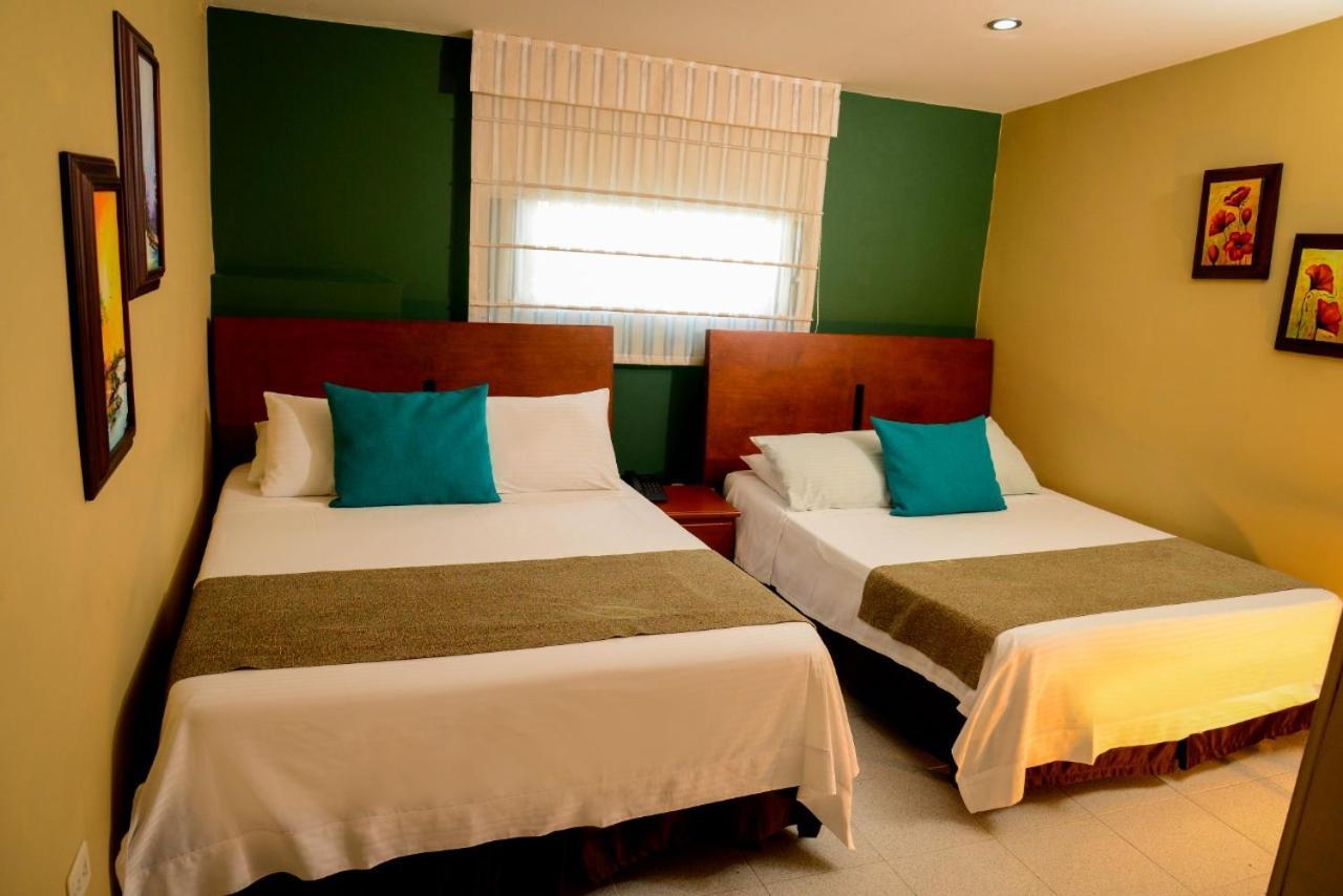 Hotel Prado 34 West บูการามังกา ภายนอก รูปภาพ