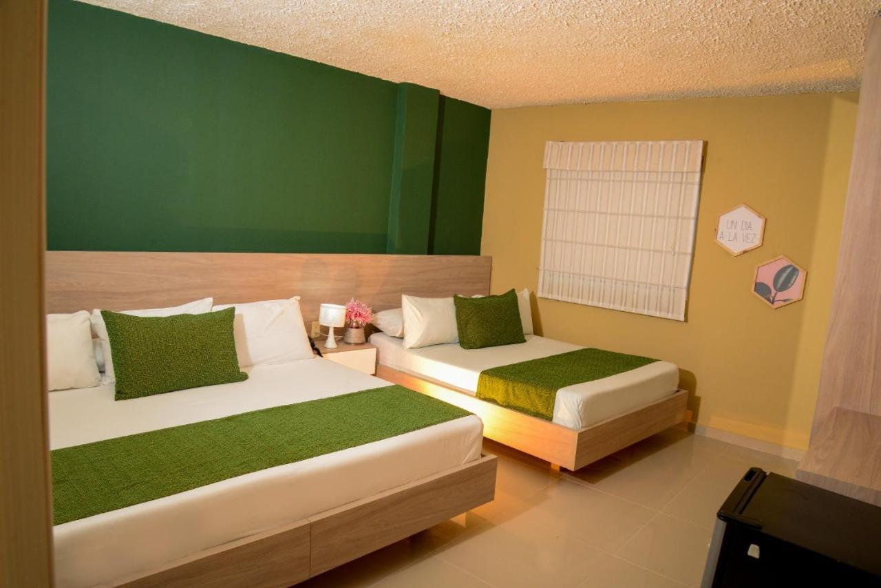 Hotel Prado 34 West บูการามังกา ภายนอก รูปภาพ