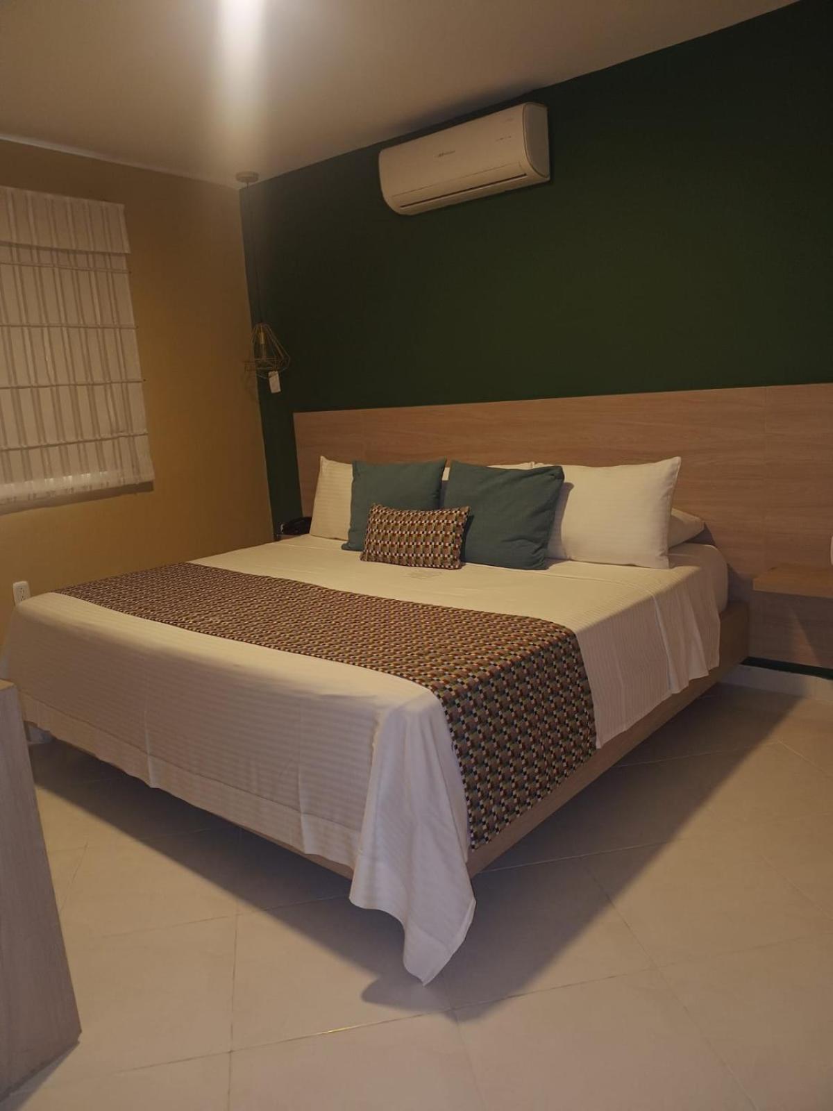 Hotel Prado 34 West บูการามังกา ภายนอก รูปภาพ