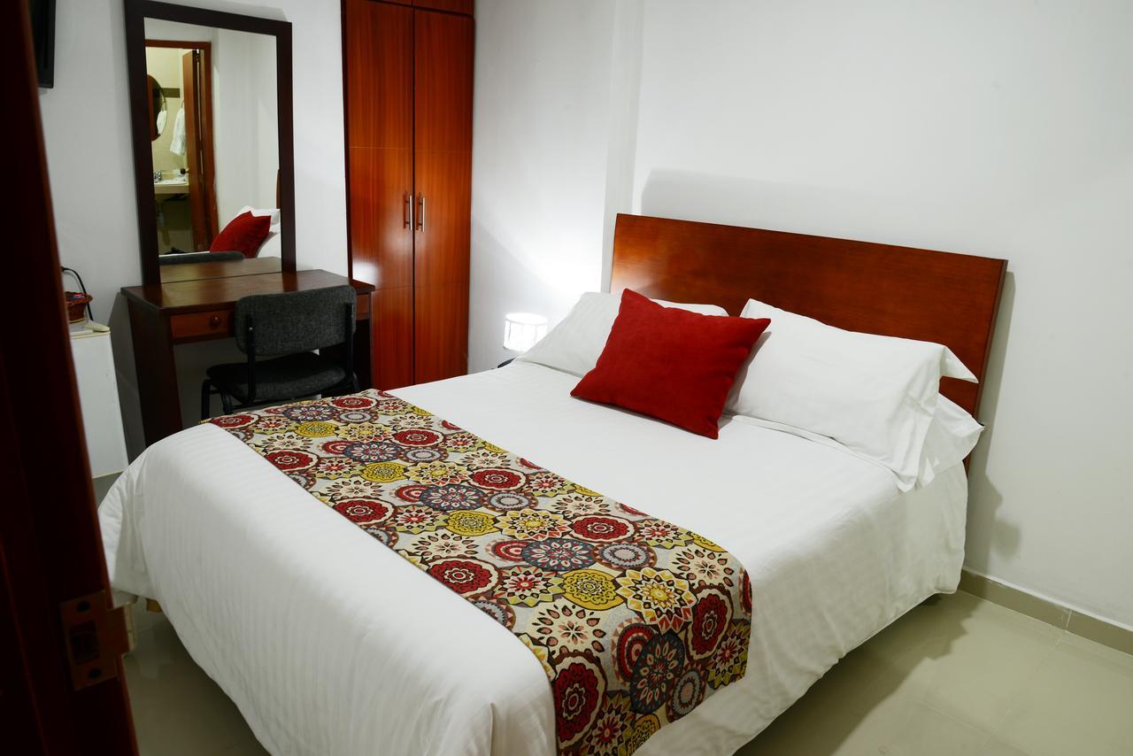 Hotel Prado 34 West บูการามังกา ภายนอก รูปภาพ