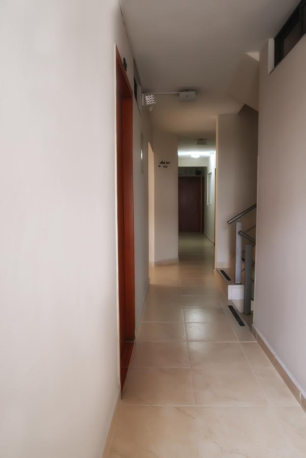 Hotel Prado 34 West บูการามังกา ภายนอก รูปภาพ