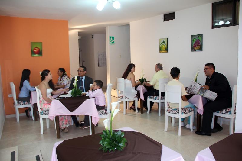 Hotel Prado 34 West บูการามังกา ภายนอก รูปภาพ