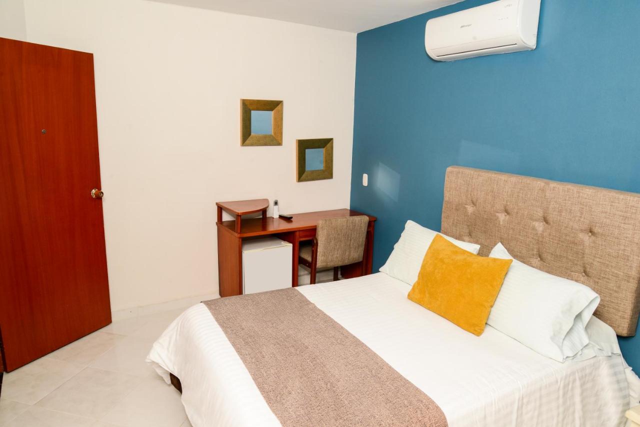 Hotel Prado 34 West บูการามังกา ภายนอก รูปภาพ